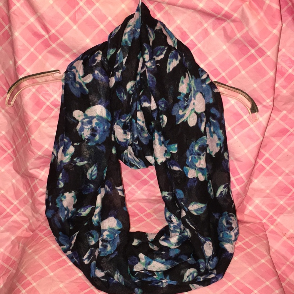 🎈SALE🎈🧣SCARF#26 “FLORAL INFINITY”🧣